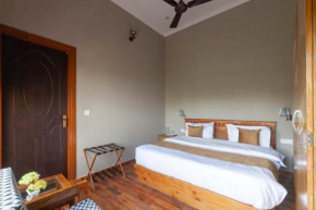 Alaya Stays Amara Aether Spacious Room with Scenic Views in Nainital